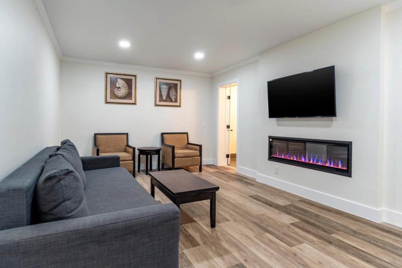 Best Western Carmel'S Town House Lodge Extérieur photo
