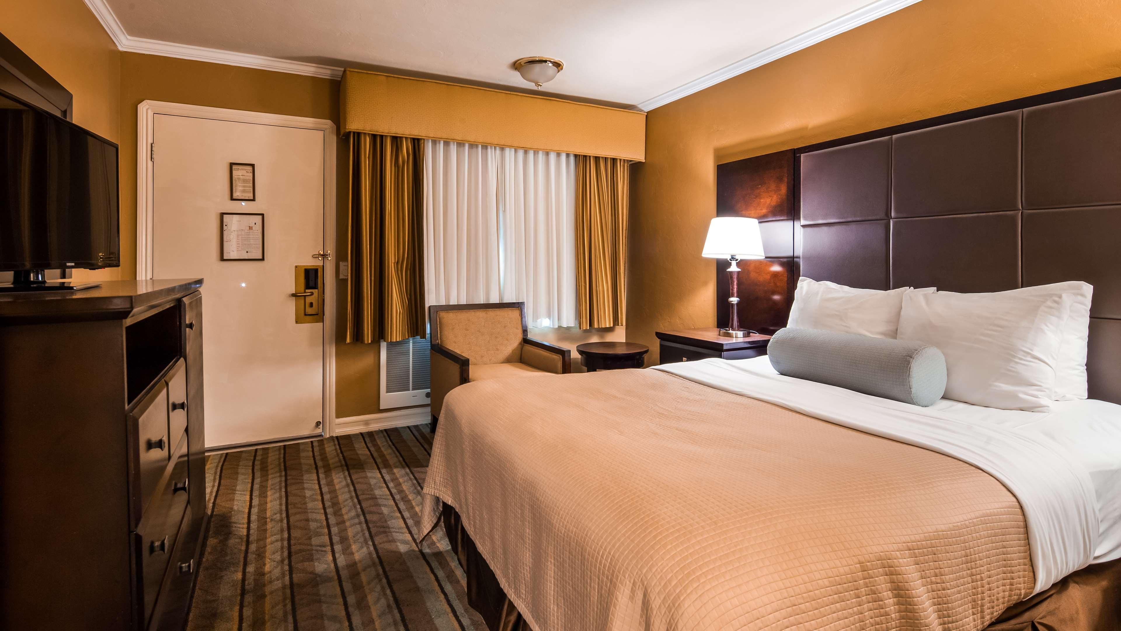 Best Western Carmel'S Town House Lodge Extérieur photo