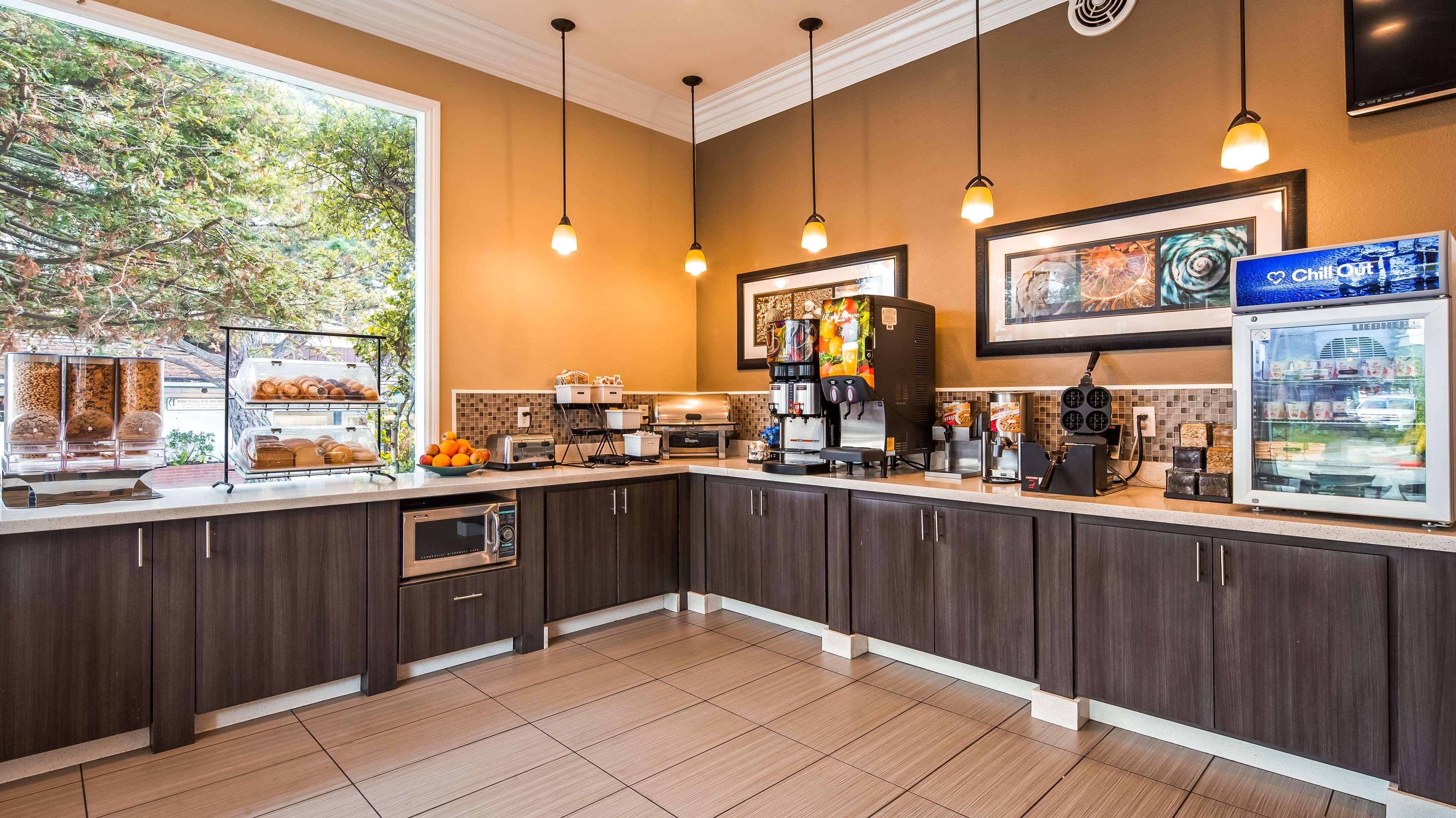 Best Western Carmel'S Town House Lodge Extérieur photo