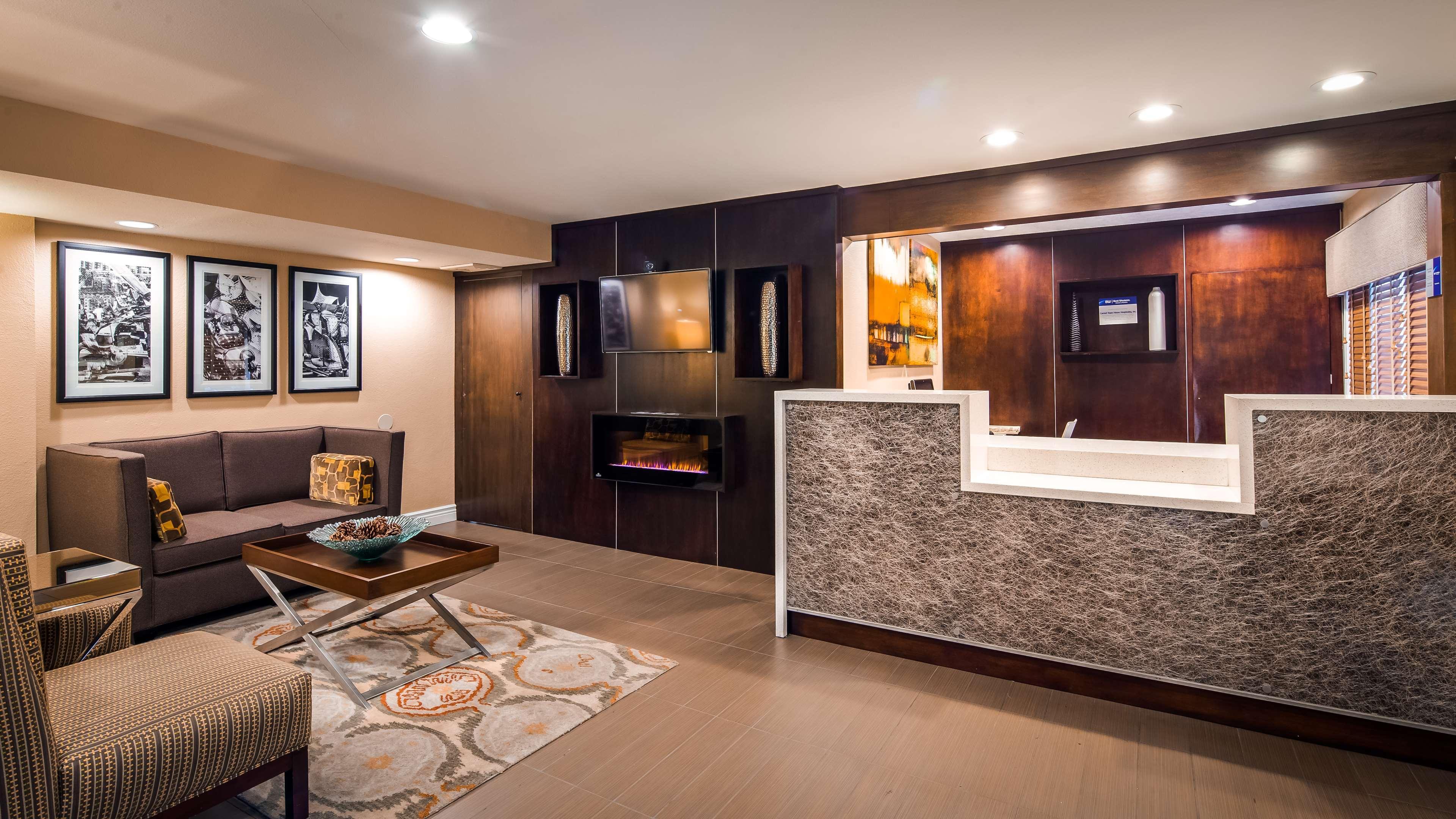 Best Western Carmel'S Town House Lodge Extérieur photo