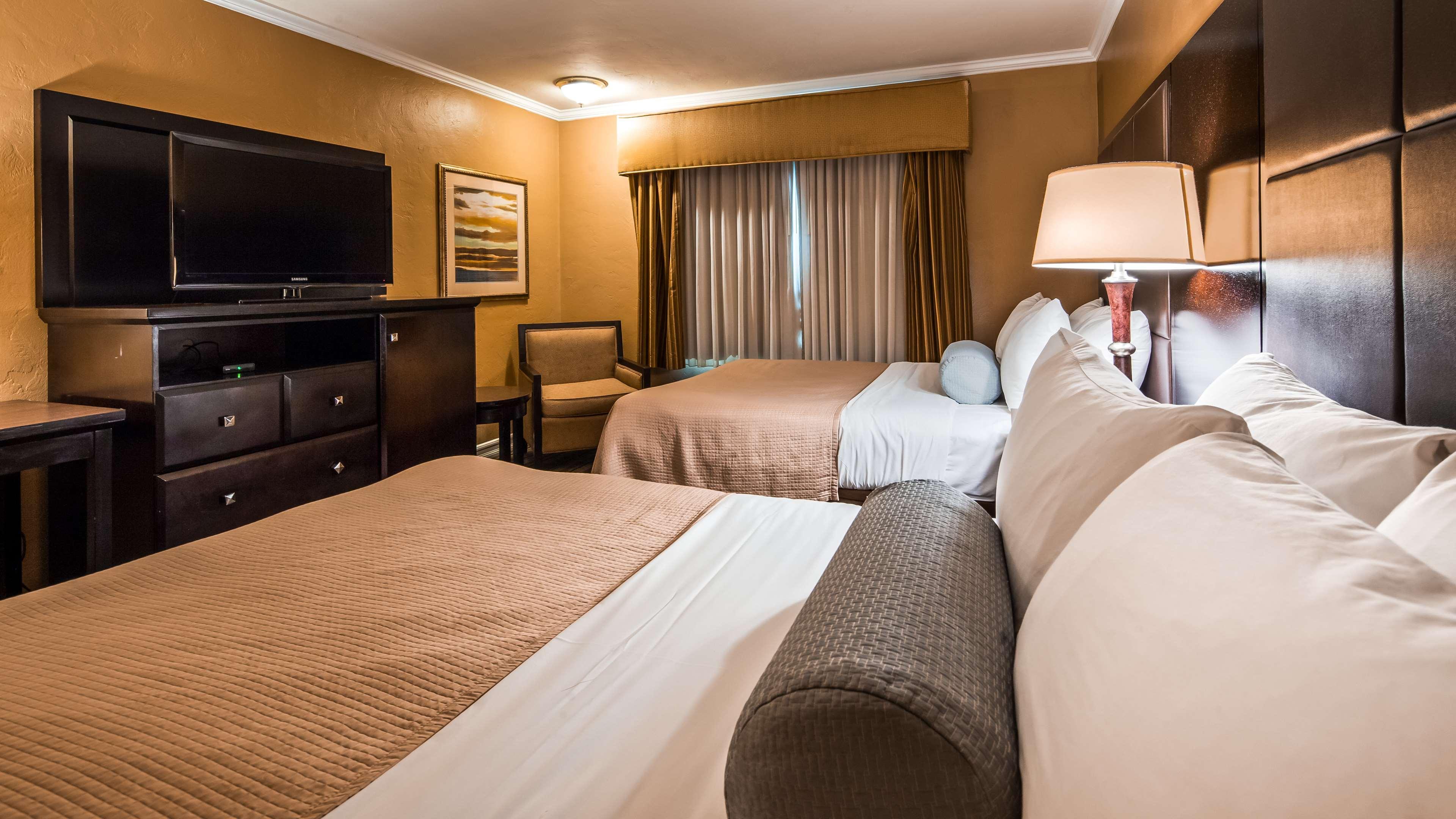 Best Western Carmel'S Town House Lodge Extérieur photo