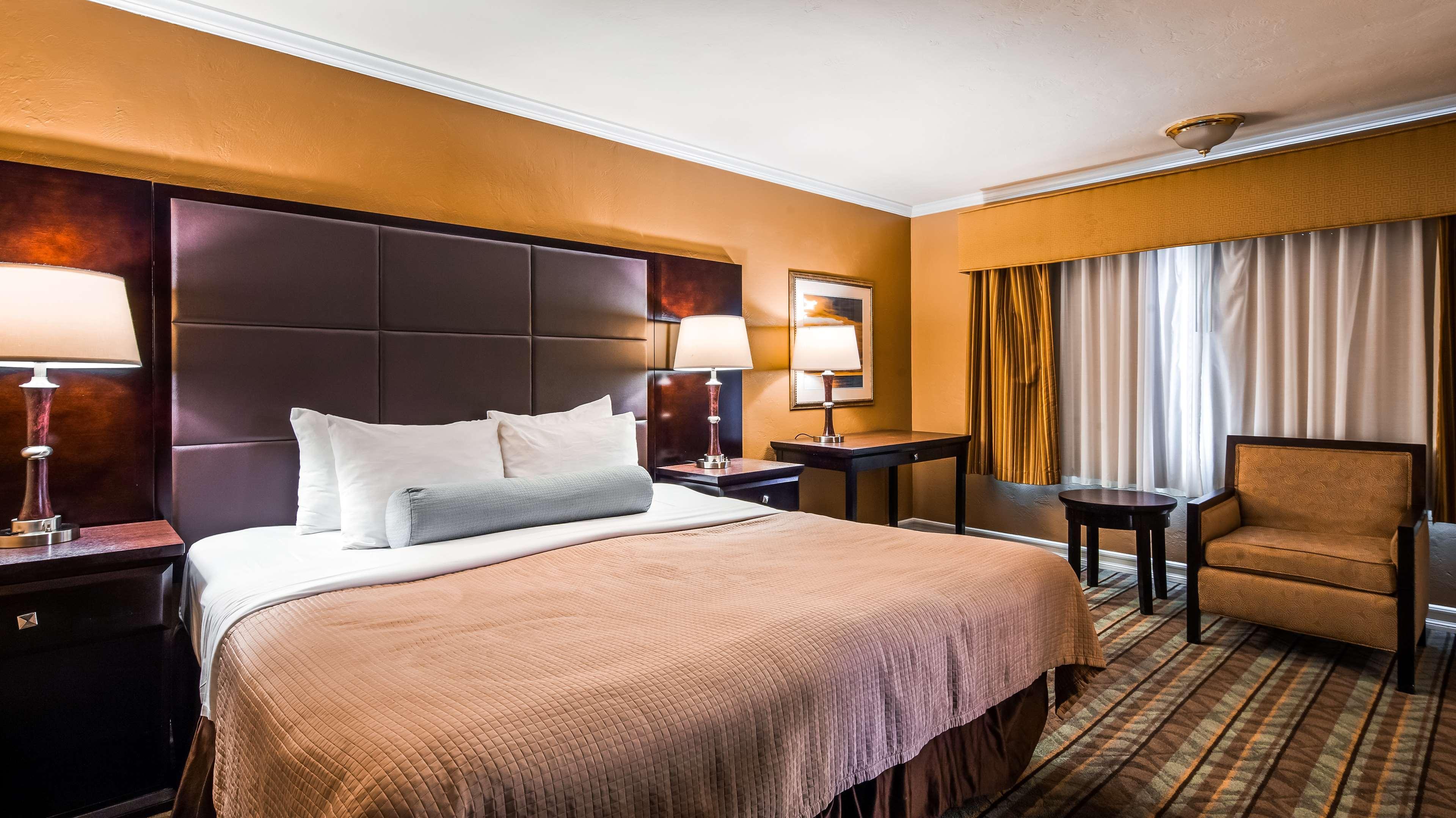 Best Western Carmel'S Town House Lodge Extérieur photo