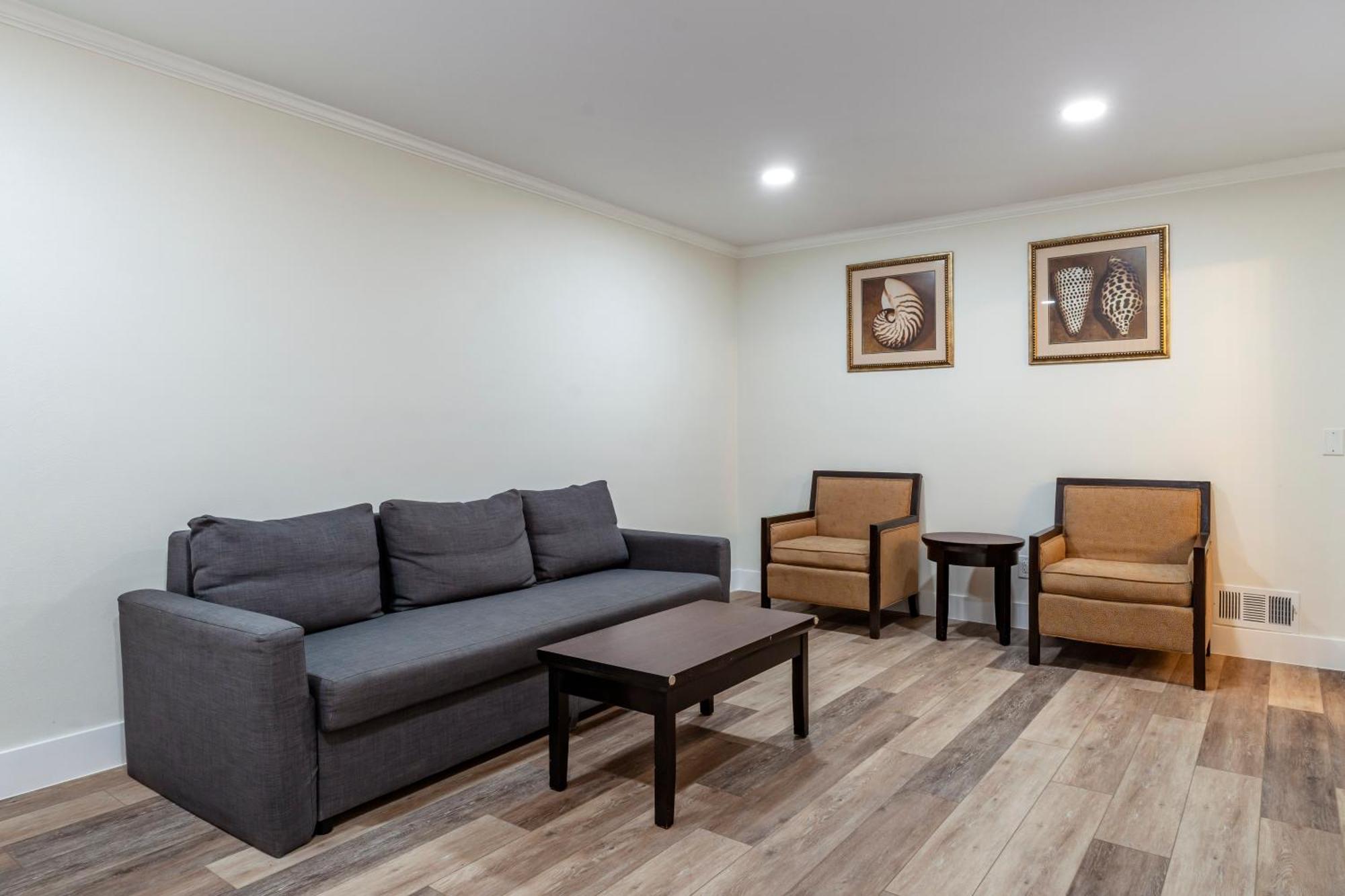 Best Western Carmel'S Town House Lodge Extérieur photo