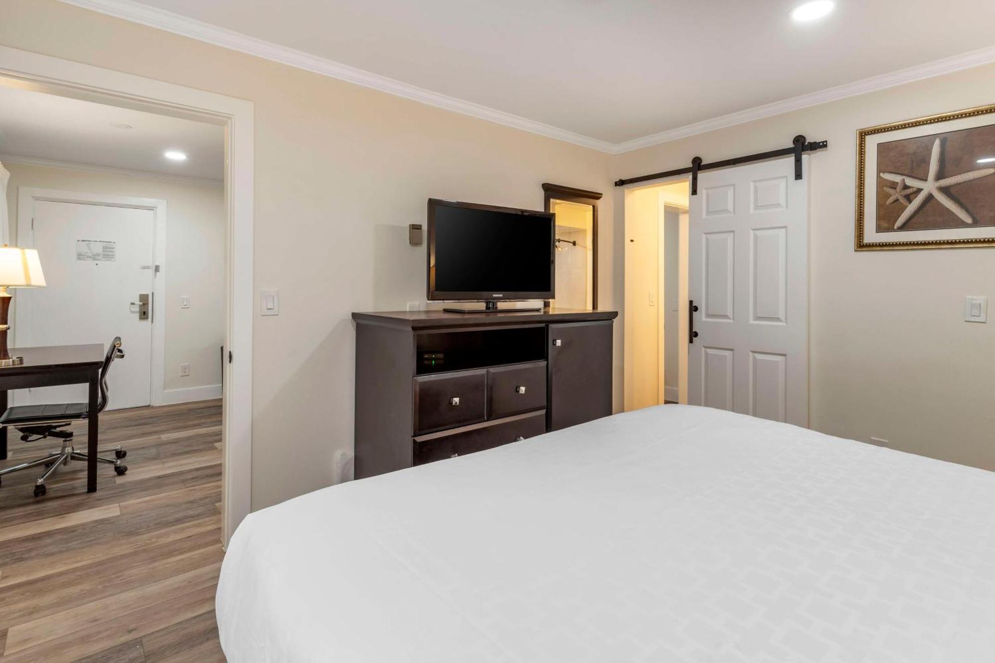 Best Western Carmel'S Town House Lodge Extérieur photo