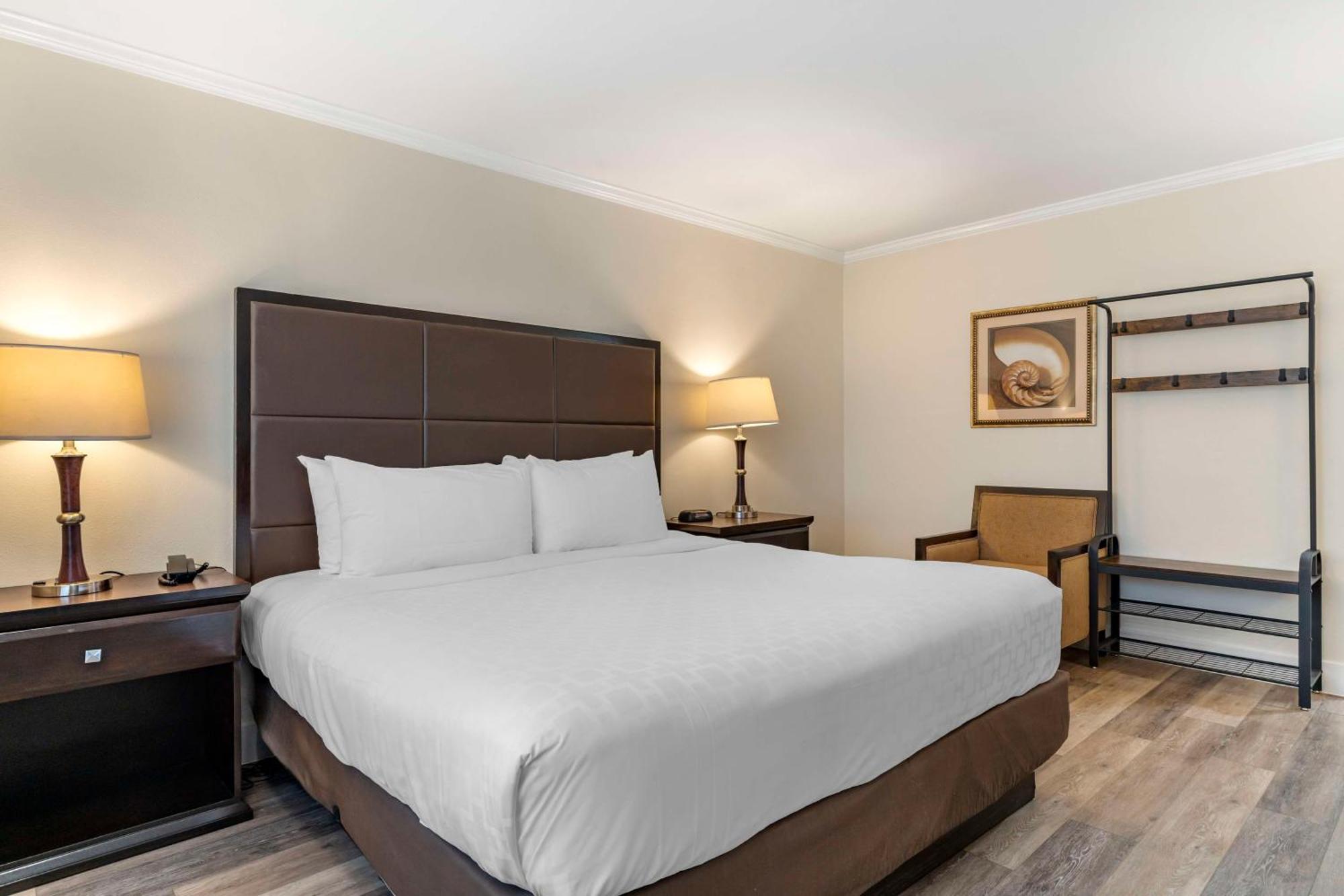 Best Western Carmel'S Town House Lodge Extérieur photo