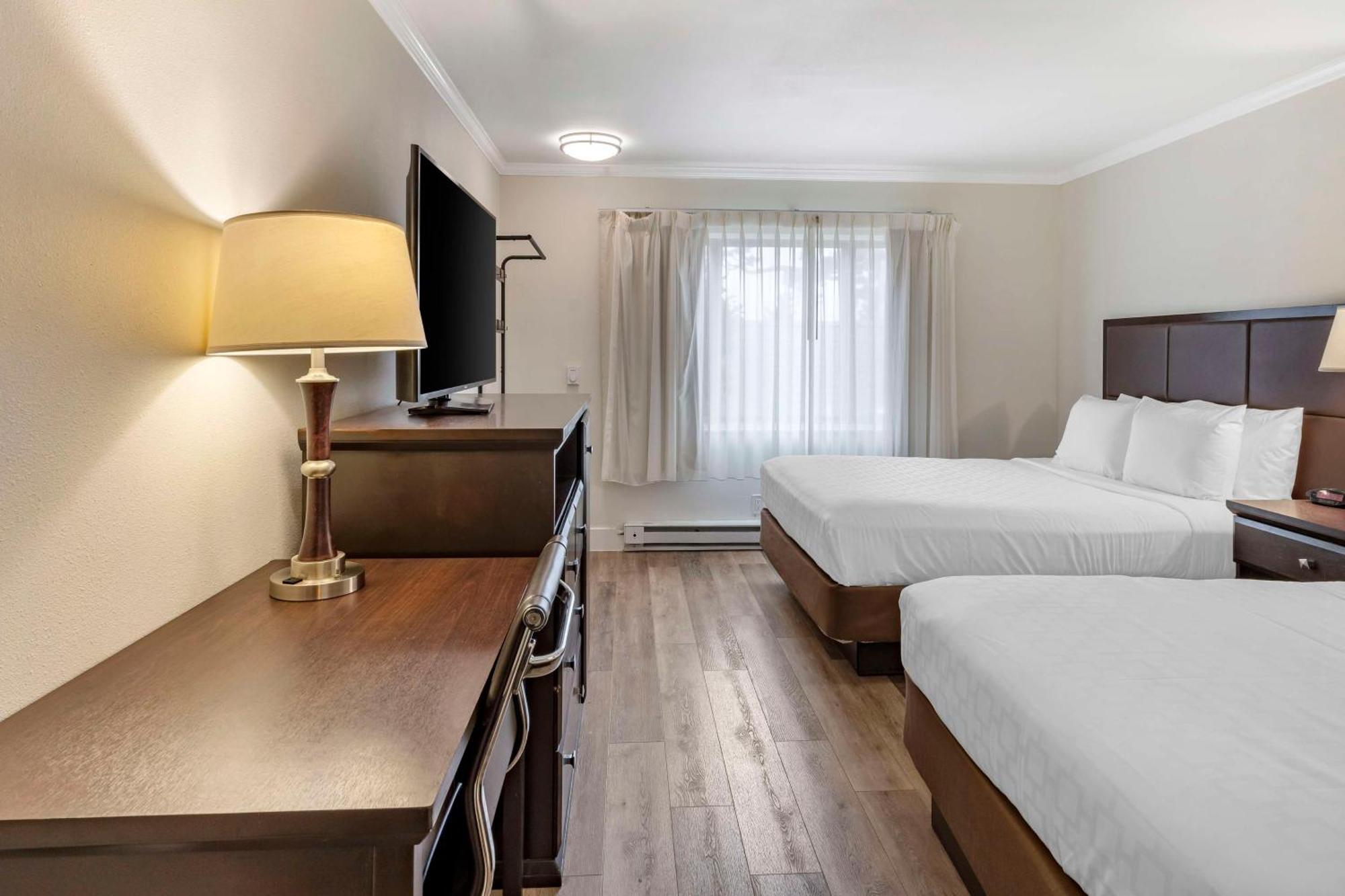 Best Western Carmel'S Town House Lodge Extérieur photo