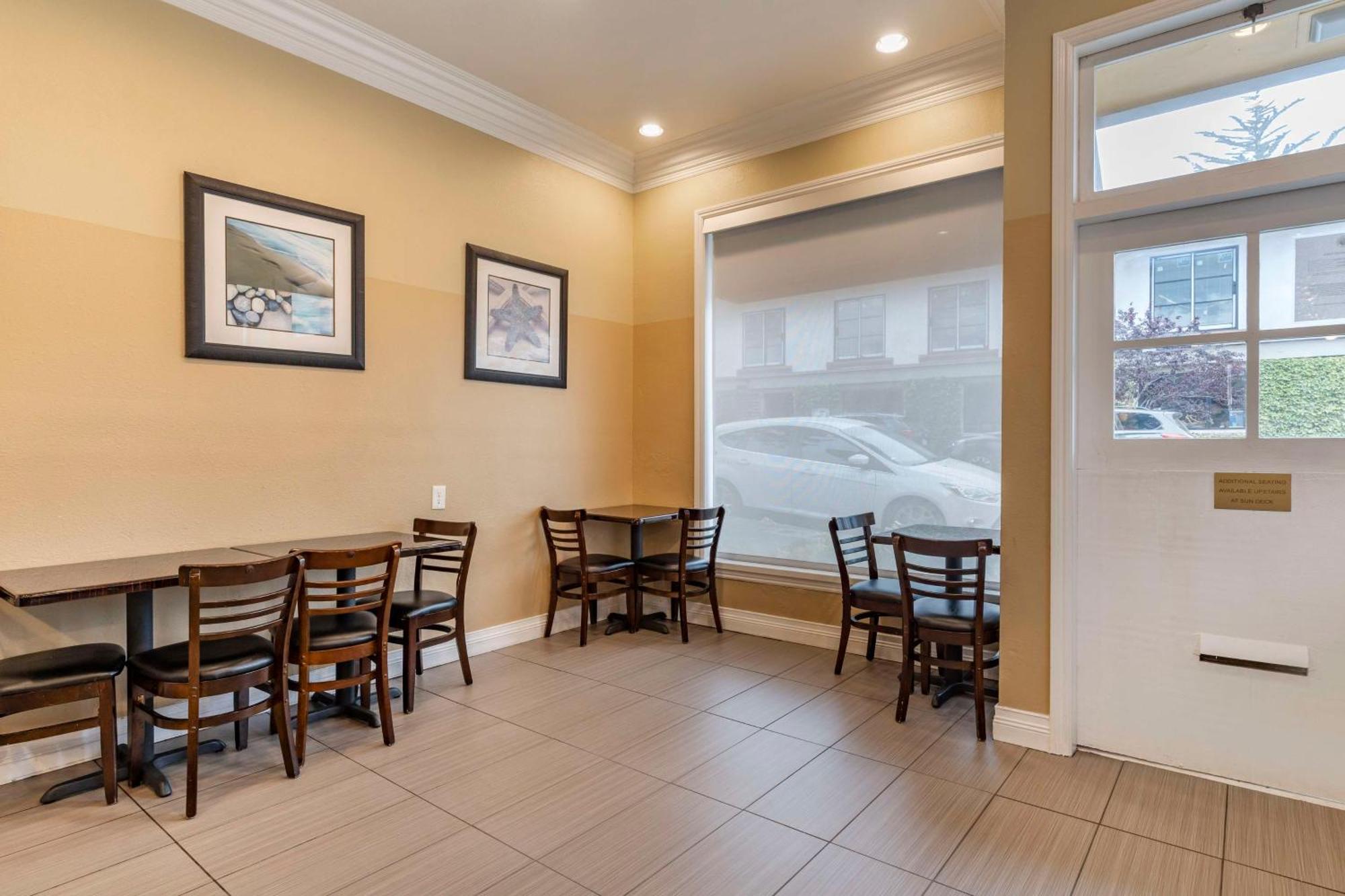 Best Western Carmel'S Town House Lodge Extérieur photo